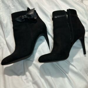 Black booties with bow